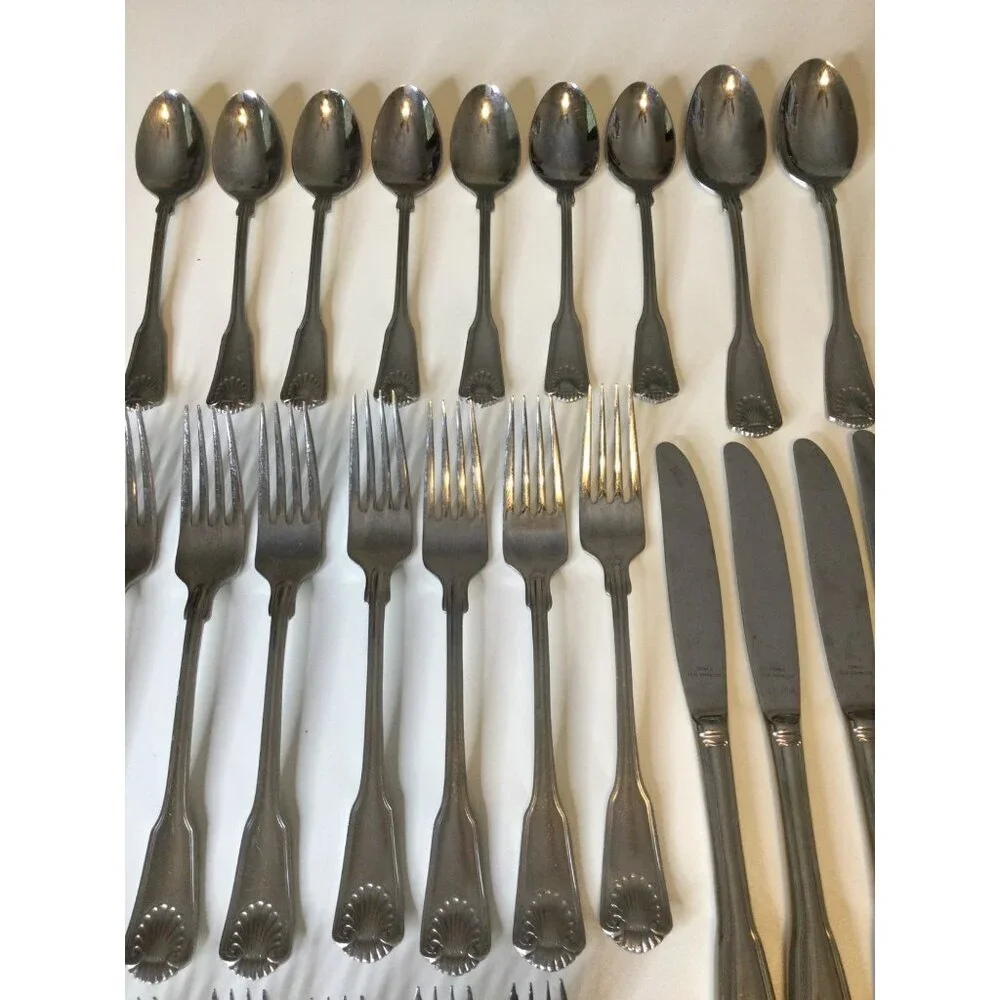 Towle 18/8 Stainless Flatware Forks Spoons Knives Serving 35 pieces Shell
